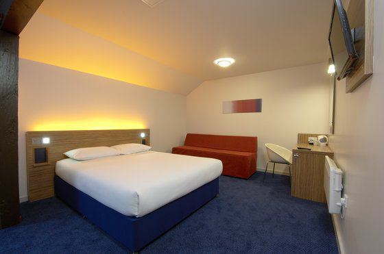 Travelodge Burton-Upon-Trent Central Derby Room photo
